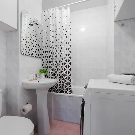 Cosy & Bright With Parking By Renters Appartement *