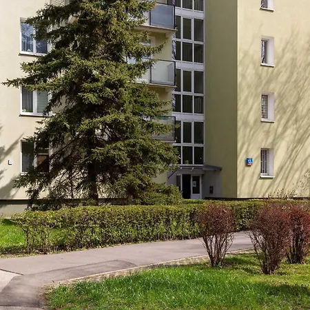 Apartment Cosy & Bright With Parking By Renters *