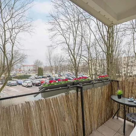 Apartment Cosy & Bright With Parking By Renters *