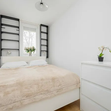 Apartment Cosy & Bright With Parking By Renters Warsaw