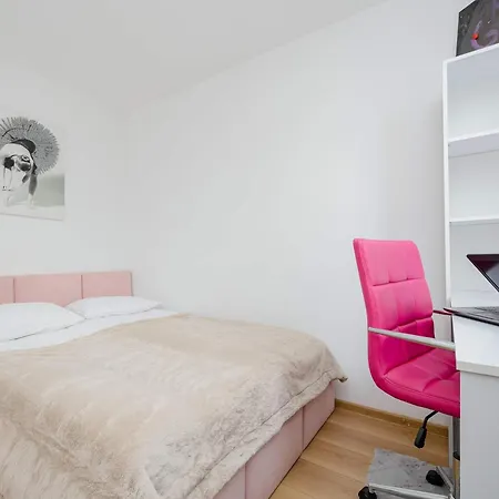 Apartment Cosy & Bright With Parking By Renters
