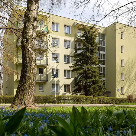 Cosy & Bright With Parking By Renters